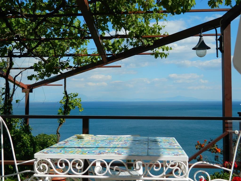 Il Nido Del Gabbiano Bed & Breakfast Vietri Luaran gambar